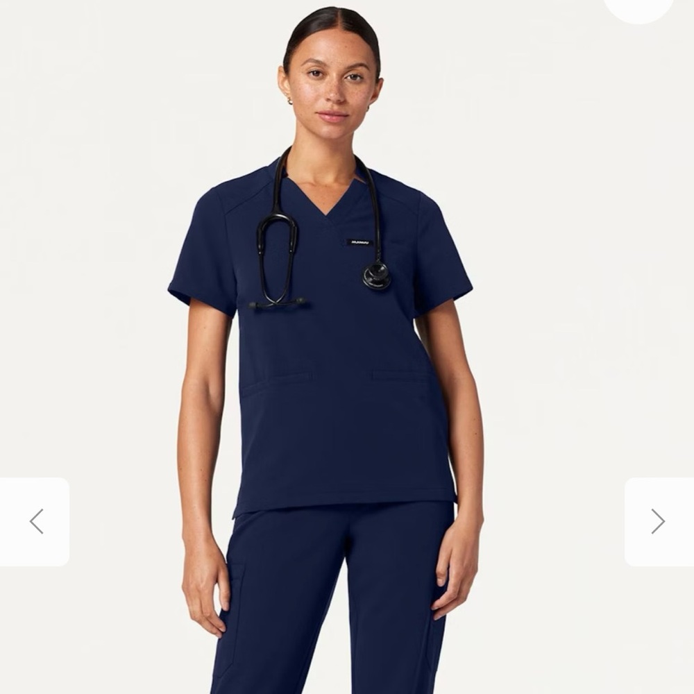 NWT Jaanuu Helia Scrub Top